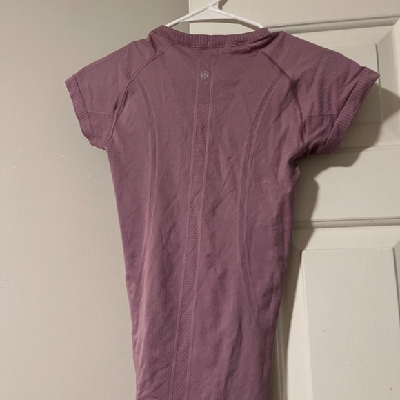 Lululemon Swiftly Tech Size 4 Purple - Picture 2 of 2